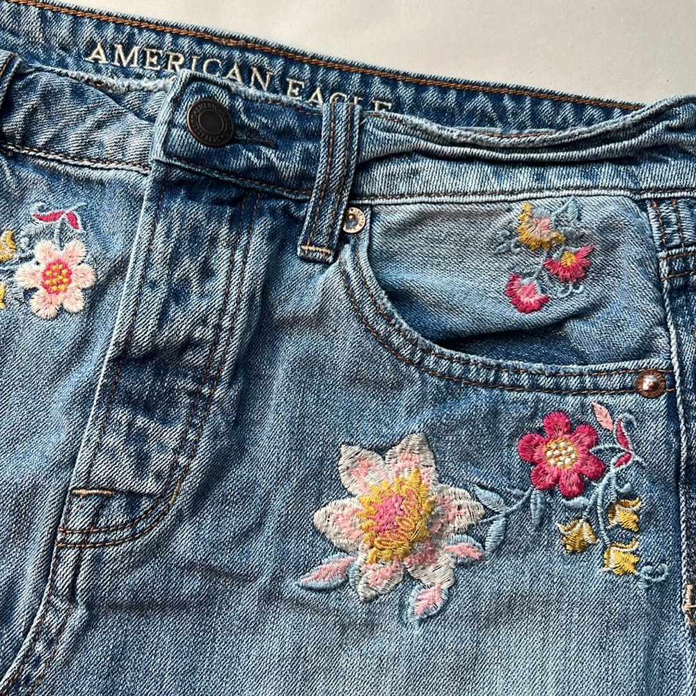 AEO Embroidered Denim Mini Skirt - size 4 - Picture 4 of 9